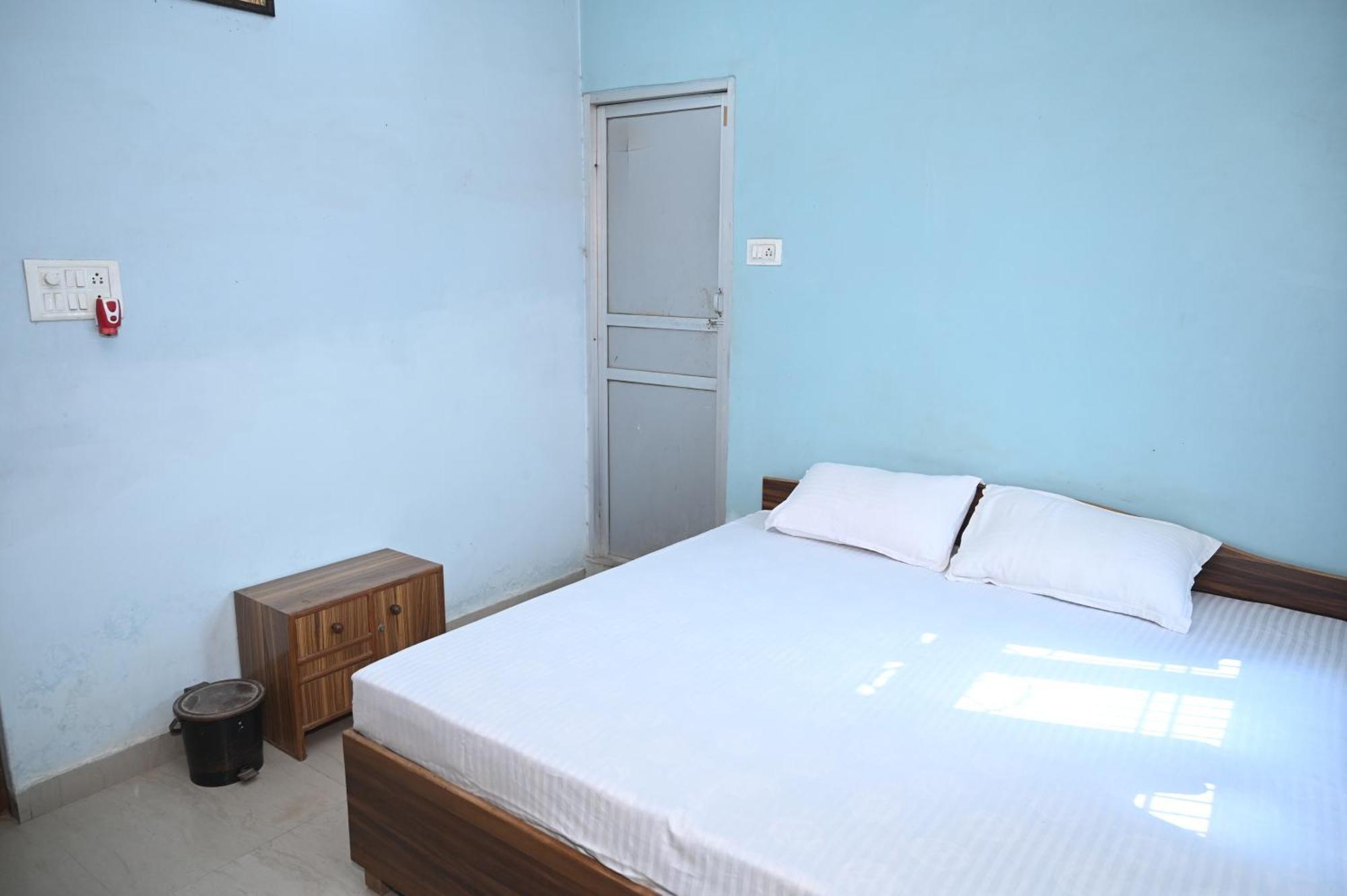 Mahamaya Paying Guest House Варанаси Экстерьер фото