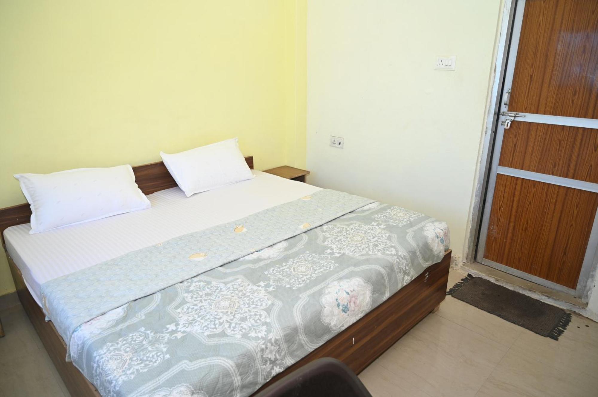 Mahamaya Paying Guest House Варанаси Экстерьер фото