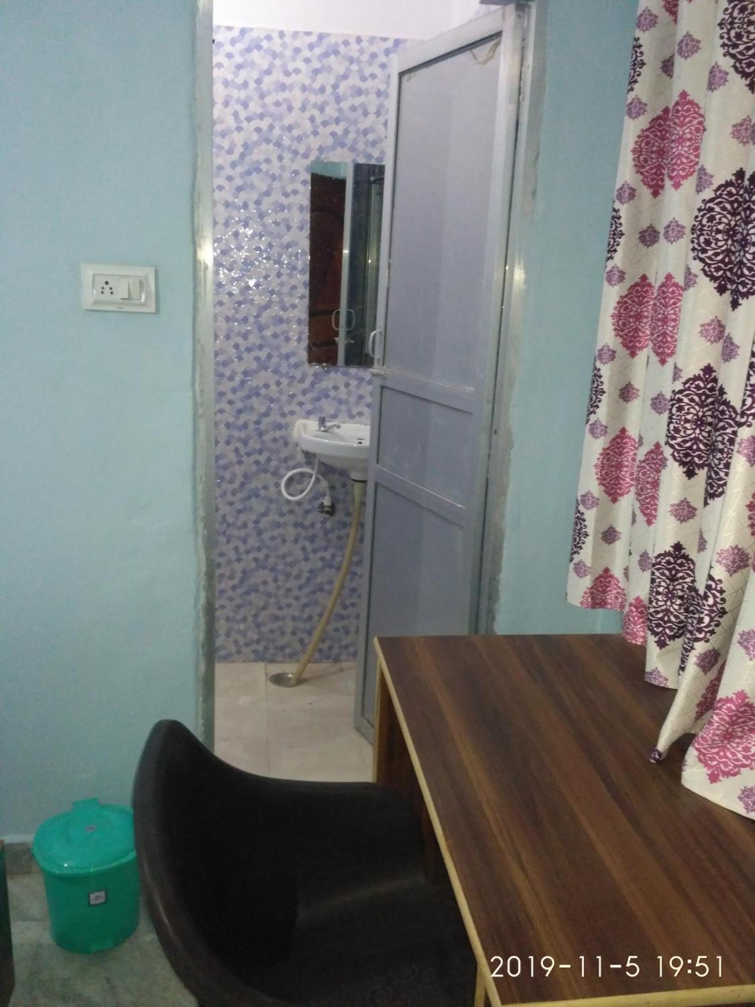 Mahamaya Paying Guest House Варанаси Экстерьер фото